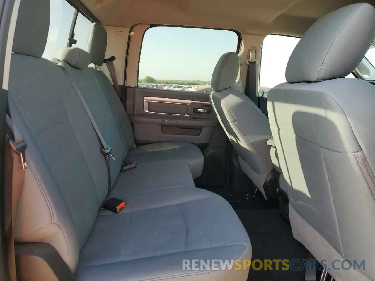 10 Photograph of a damaged car 1C6RR6TT0KS562002 RAM 1500 2019