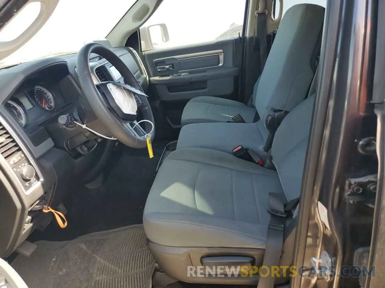 7 Photograph of a damaged car 1C6RR6TT2KS512170 RAM 1500 2019