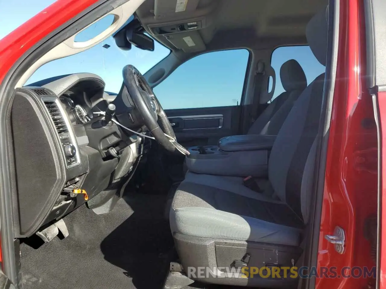 7 Photograph of a damaged car 1C6RR6TT4KS686807 RAM 1500 2019