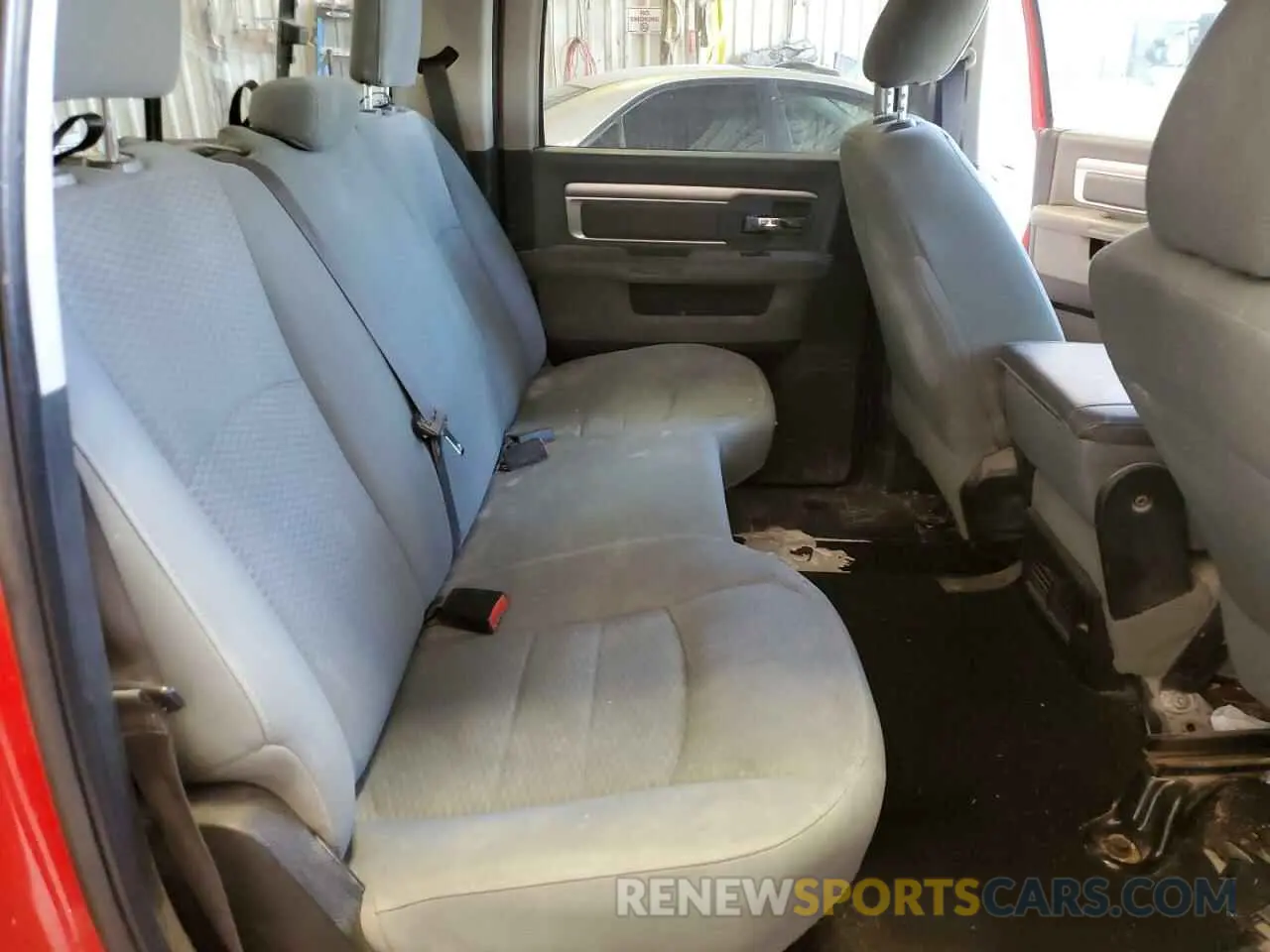 10 Photograph of a damaged car 1C6RR6TT5KS661284 RAM 1500 2019