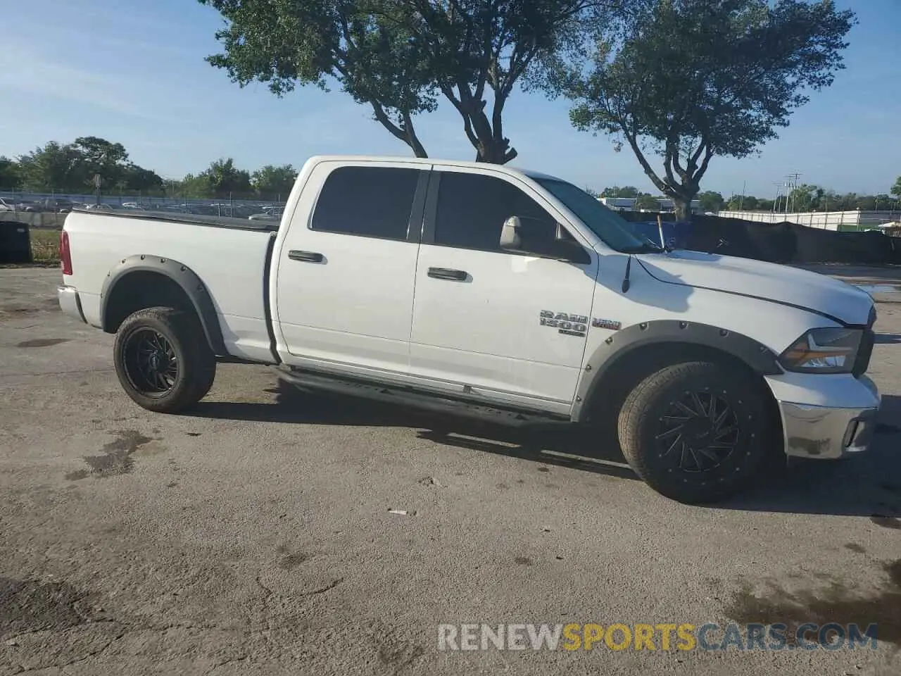 4 Photograph of a damaged car 1C6RR6TT5KS678425 RAM 1500 2019