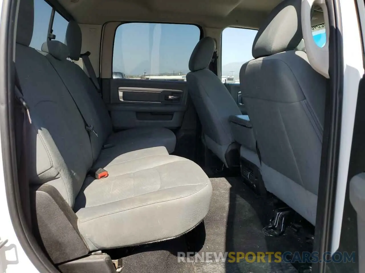 11 Photograph of a damaged car 1C6RR6TT9KS711734 RAM 1500 2019