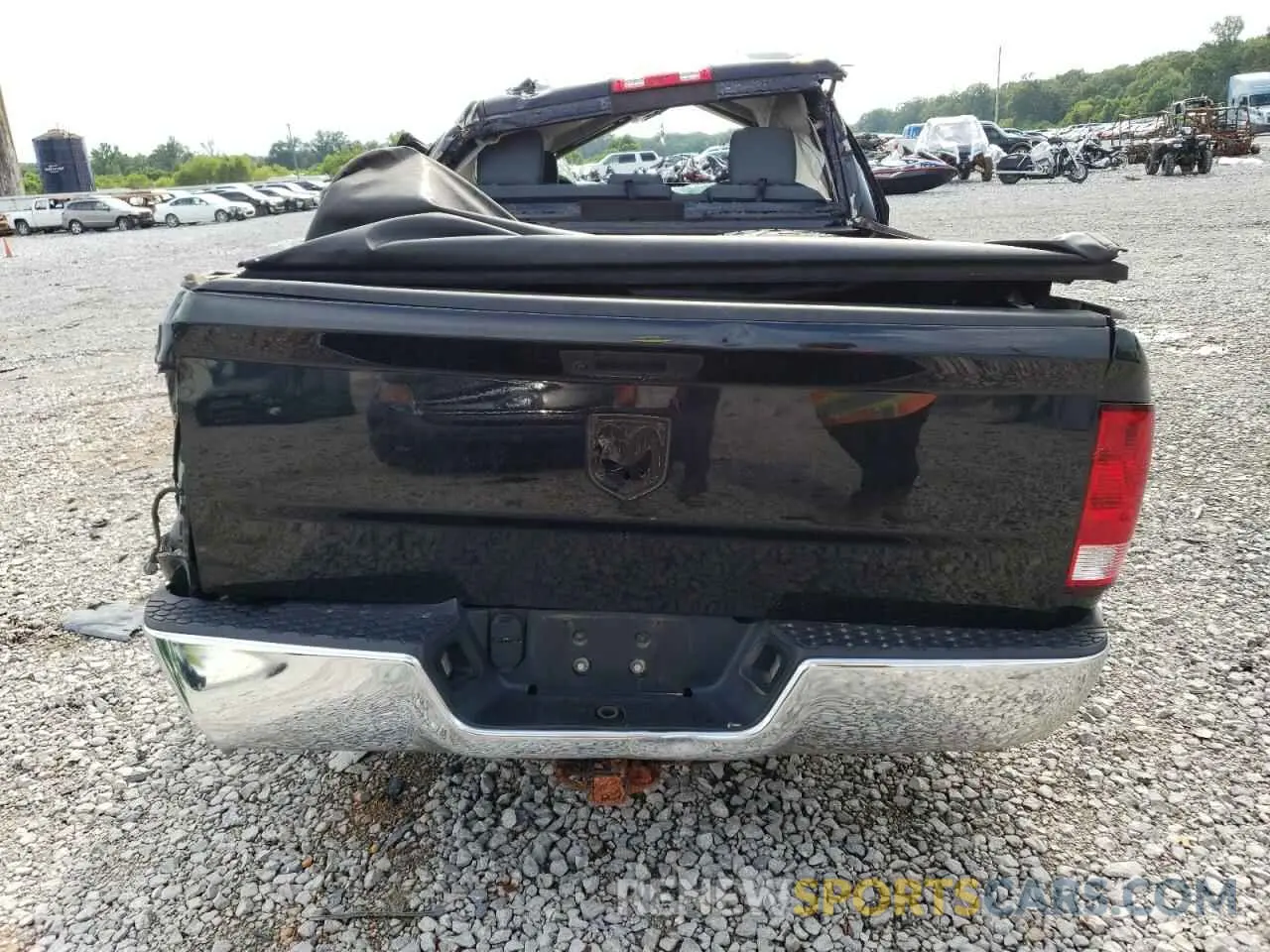 6 Photograph of a damaged car 1C6RR6TTXKS509646 RAM 1500 2019