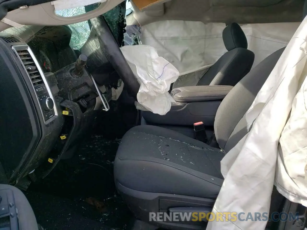 7 Photograph of a damaged car 1C6RR6TTXKS509646 RAM 1500 2019