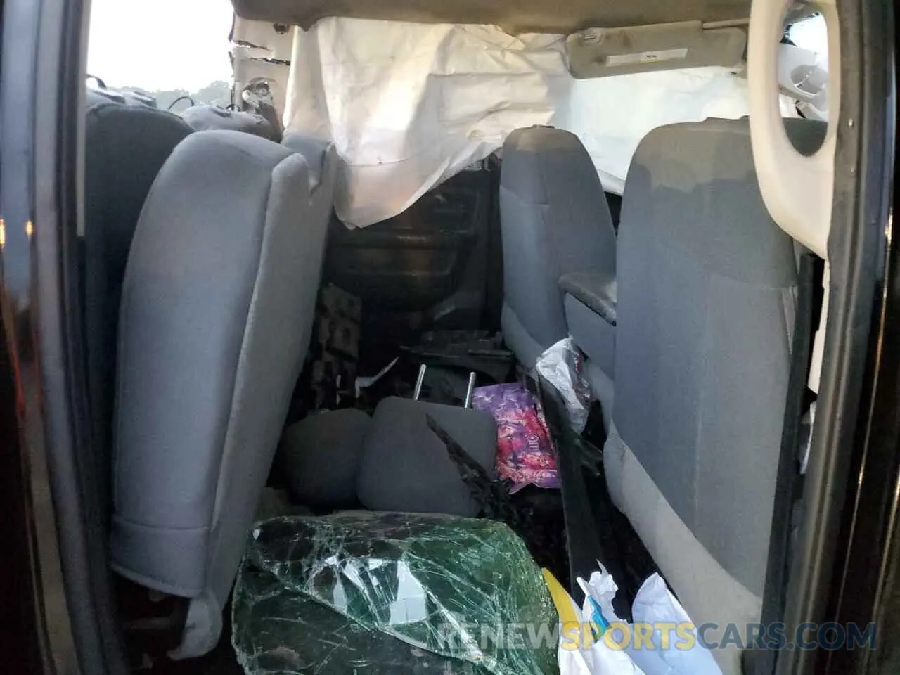 10 Photograph of a damaged car 1C6RR7FG7KS608008 RAM 1500 2019
