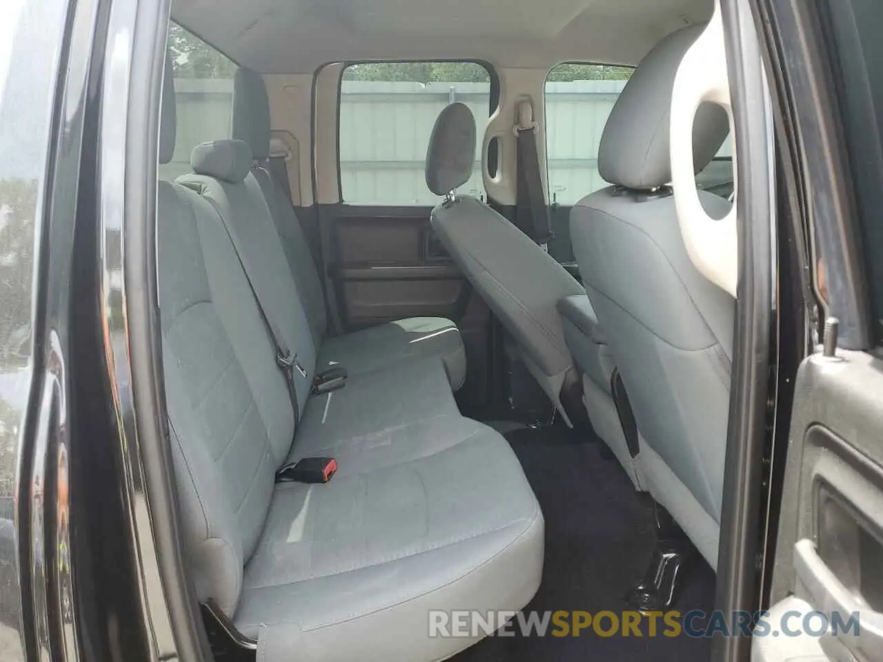 10 Photograph of a damaged car 1C6RR7FG9KS569891 RAM 1500 2019