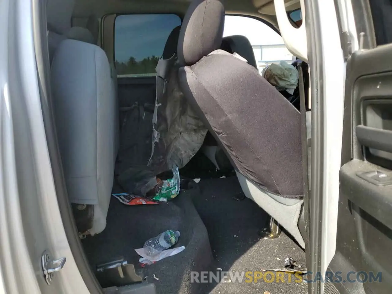 10 Photograph of a damaged car 1C6RR7FT1KS517572 RAM 1500 2019