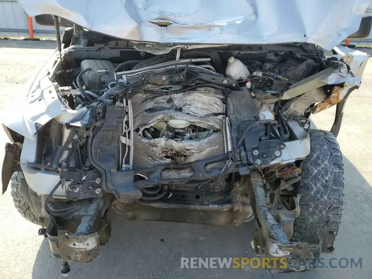 11 Photograph of a damaged car 1C6RR7FT1KS517572 RAM 1500 2019