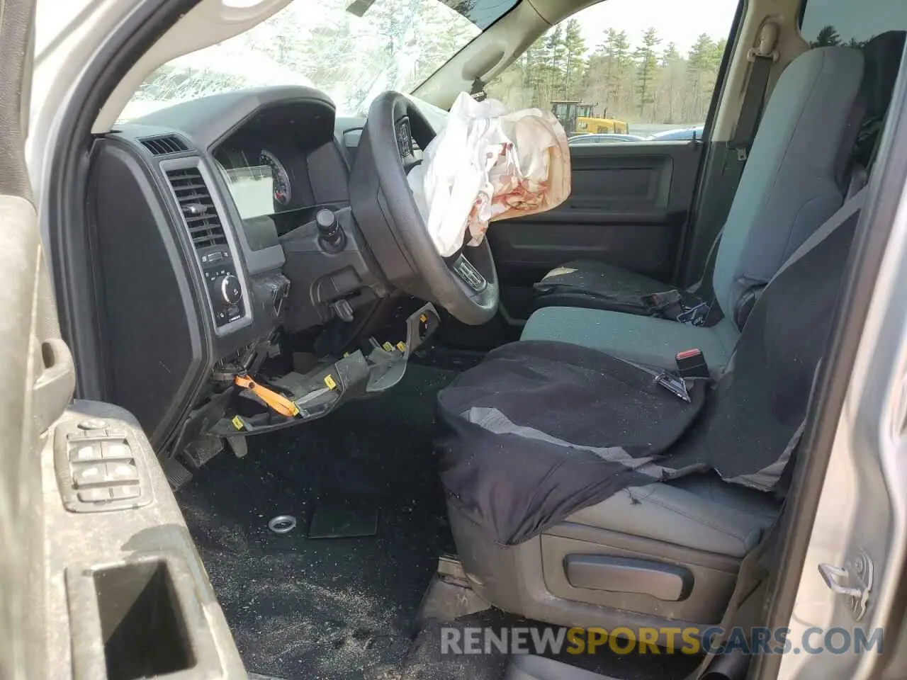 7 Photograph of a damaged car 1C6RR7FT1KS517572 RAM 1500 2019