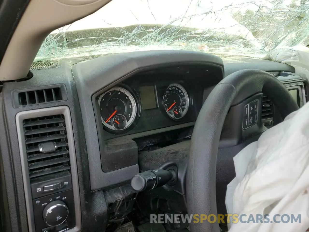 9 Photograph of a damaged car 1C6RR7FT1KS517572 RAM 1500 2019