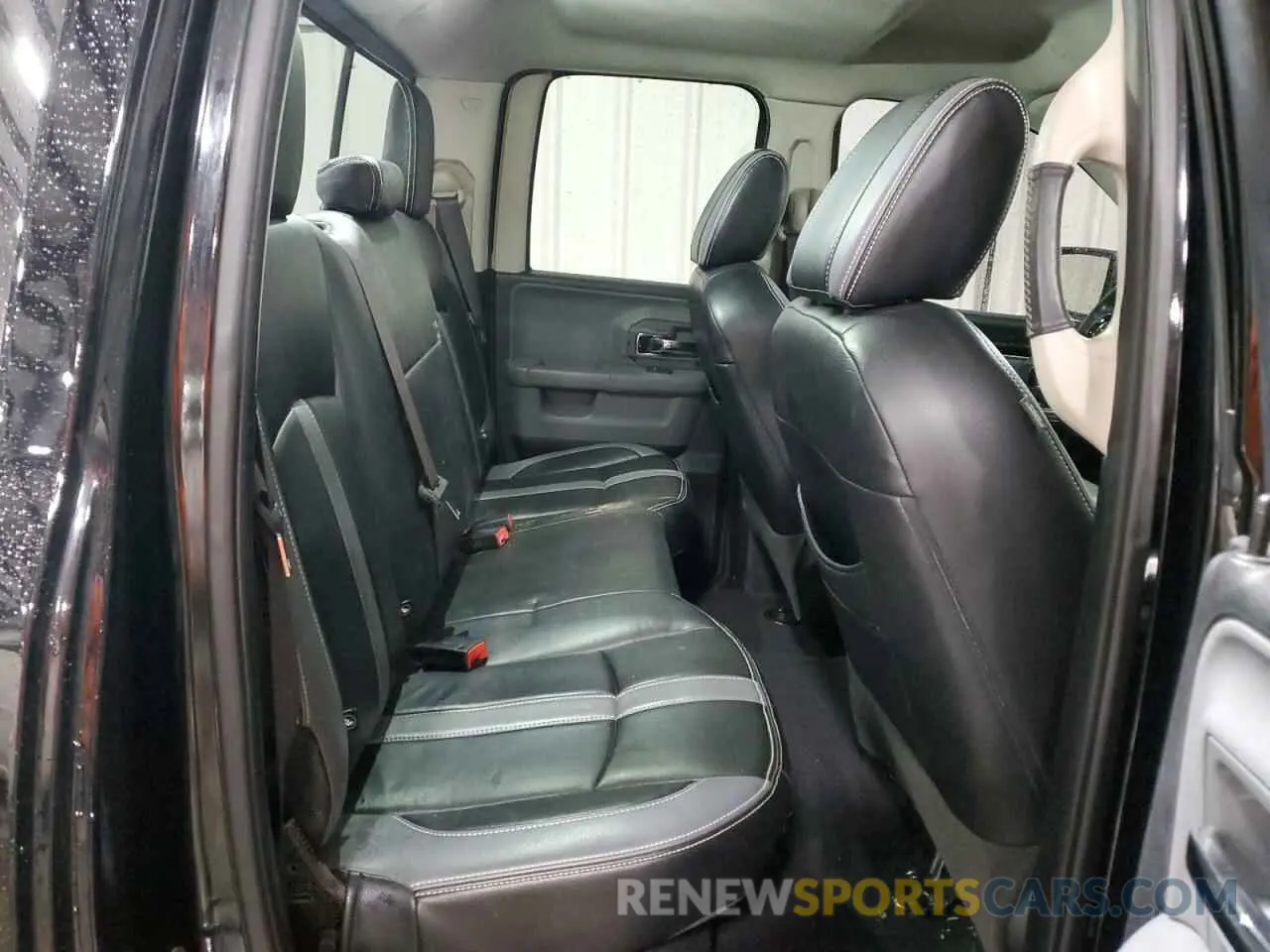 10 Photograph of a damaged car 1C6RR7FT7KS731384 RAM 1500 2019