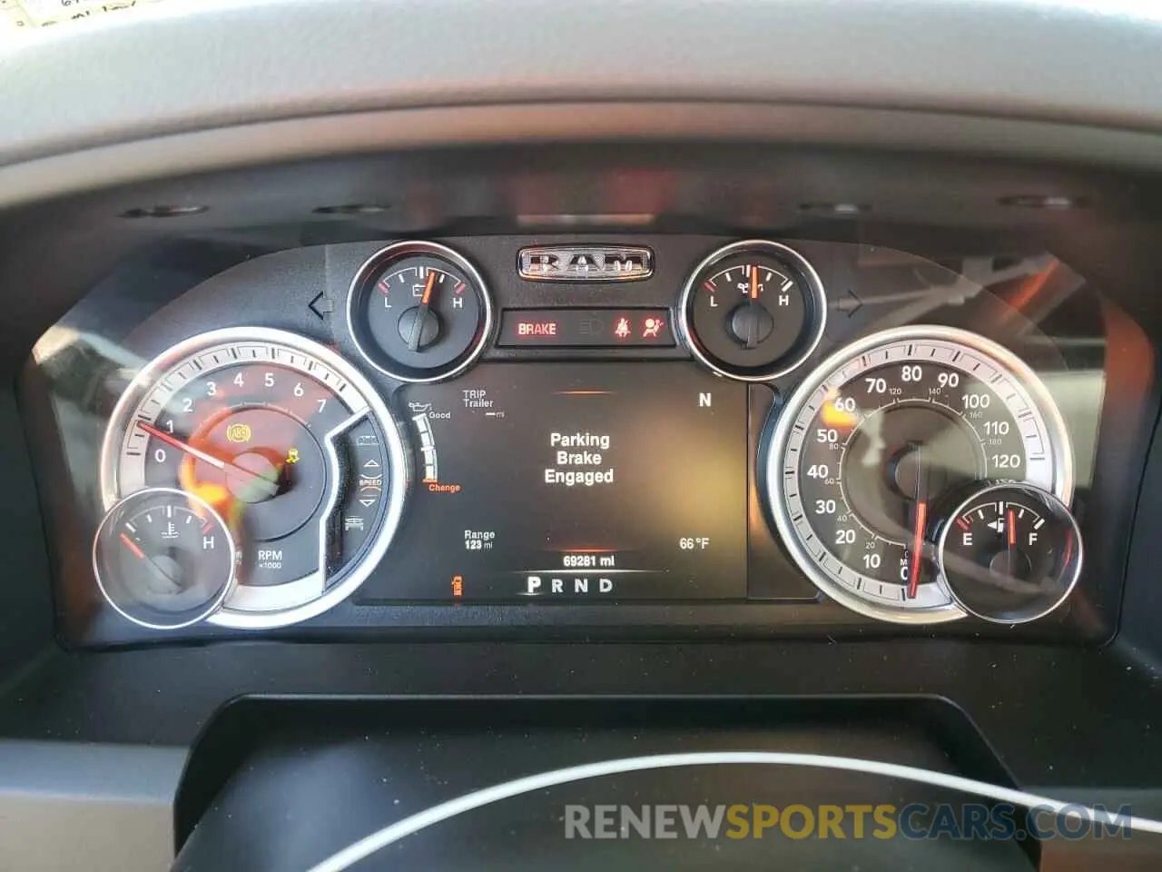 9 Photograph of a damaged car 1C6RR7GT2KS688426 RAM 1500 2019