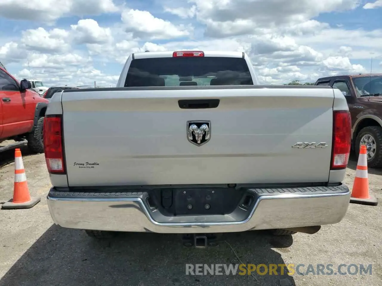 6 Photograph of a damaged car 1C6RR7KG3KS501933 RAM 1500 2019