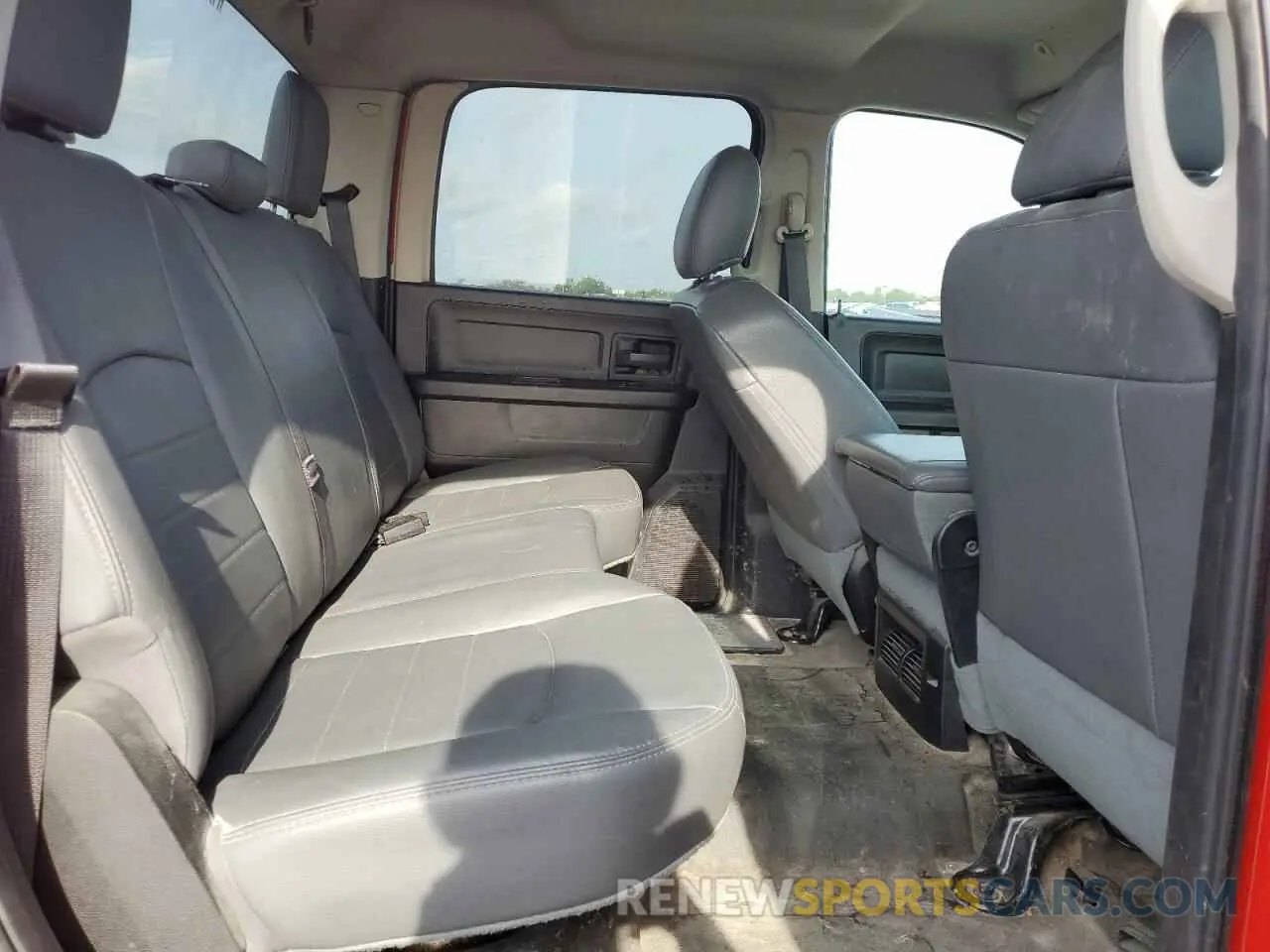 10 Photograph of a damaged car 1C6RR7KG9KS609831 RAM 1500 2019