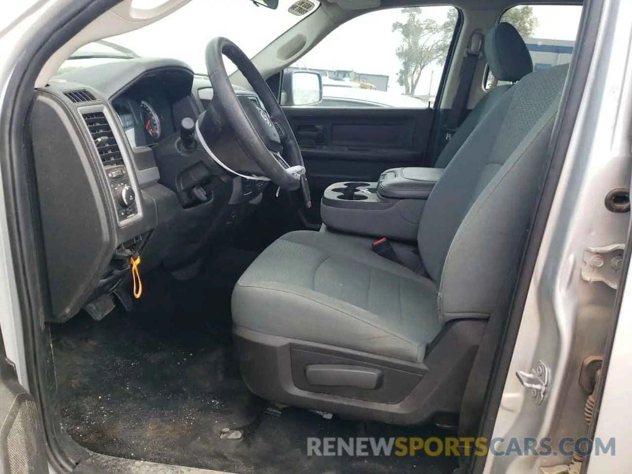 7 Photograph of a damaged car 1C6RR7KT3KS546898 RAM 1500 2019