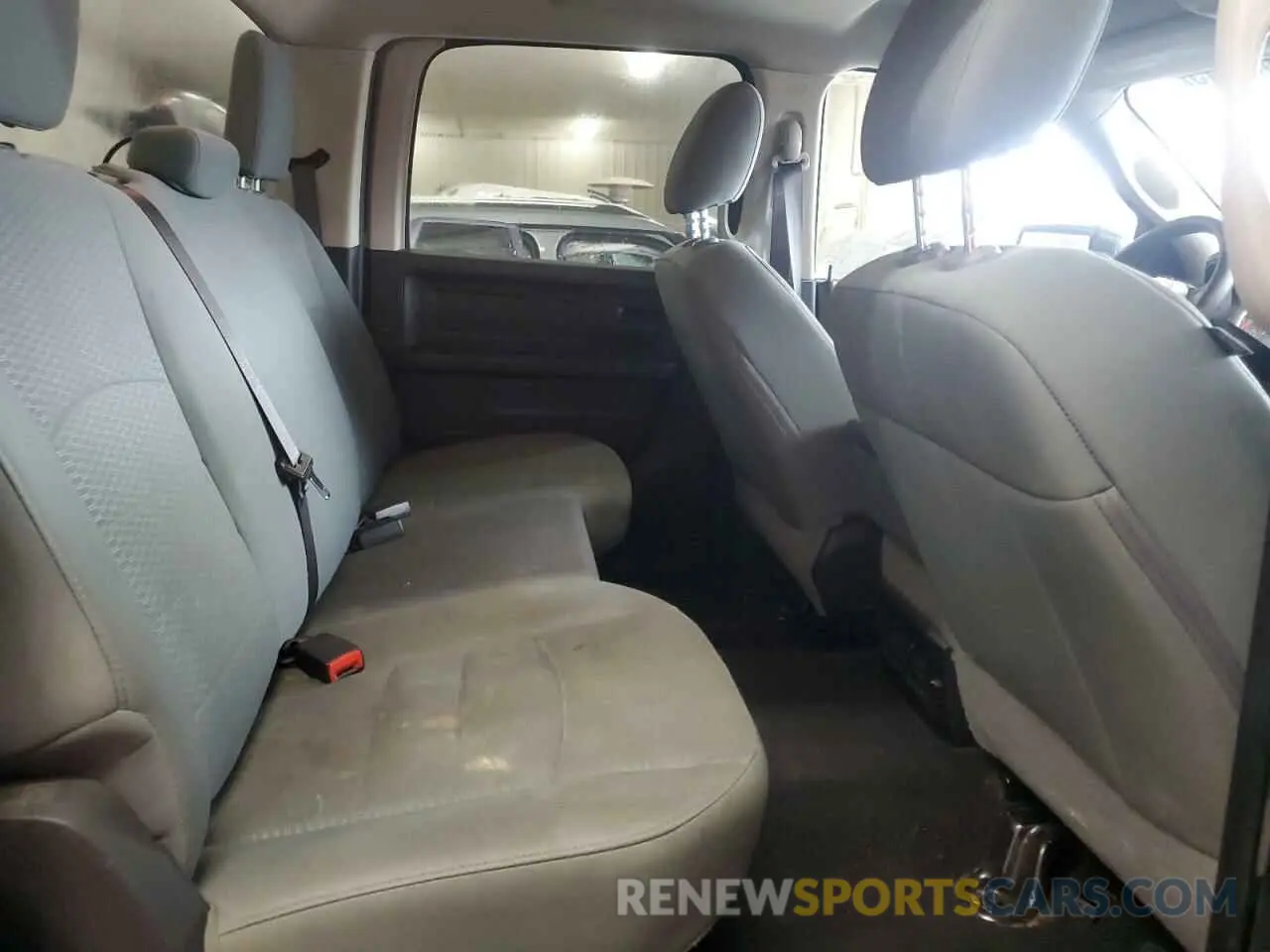 10 Photograph of a damaged car 1C6RR7KT4KS527888 RAM 1500 2019
