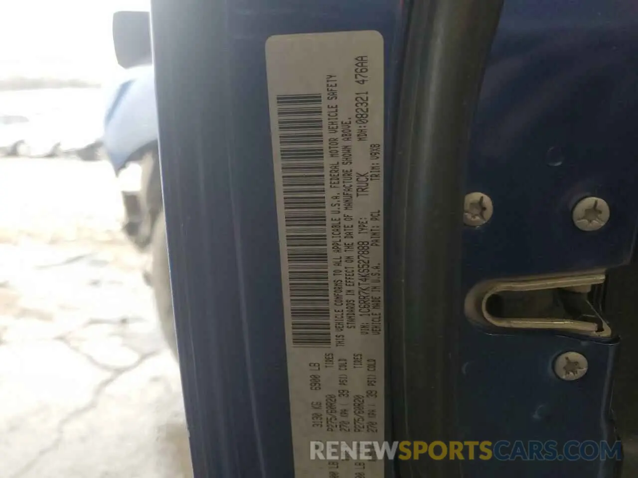 13 Photograph of a damaged car 1C6RR7KT4KS527888 RAM 1500 2019
