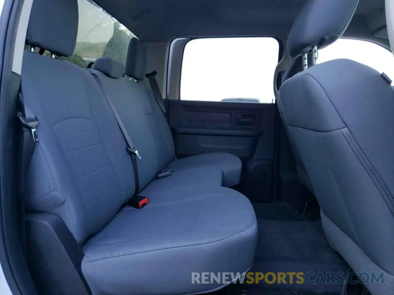 10 Photograph of a damaged car 1C6RR7KT9KS646990 RAM 1500 2019