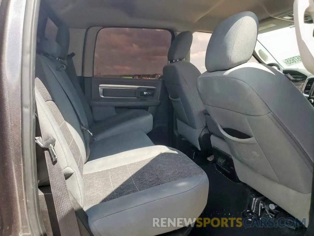 10 Photograph of a damaged car 1C6RR7LG2KS592661 RAM 1500 2019