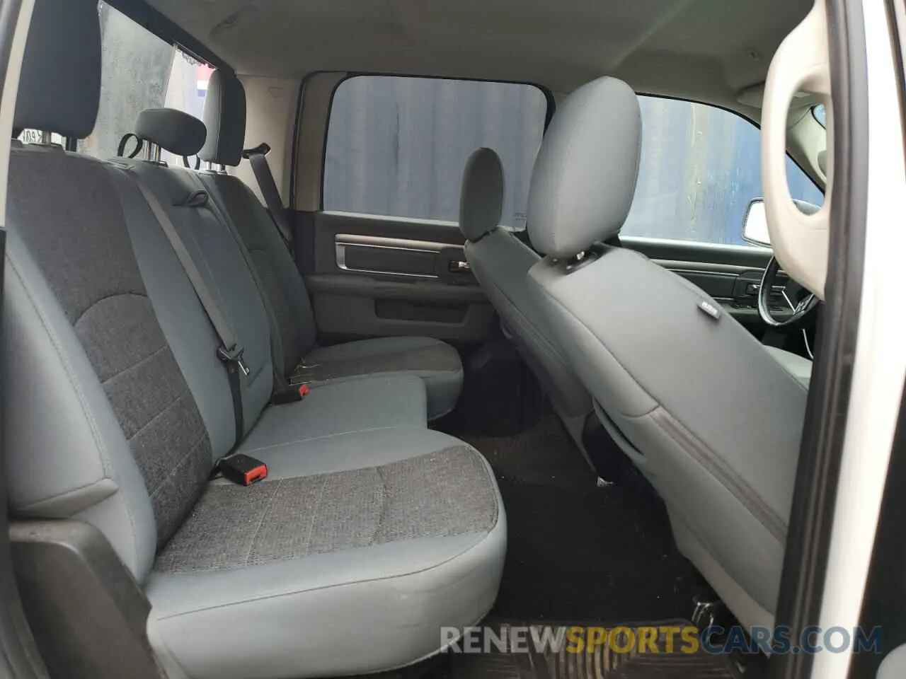 10 Photograph of a damaged car 1C6RR7LTXKS557184 RAM 1500 2019
