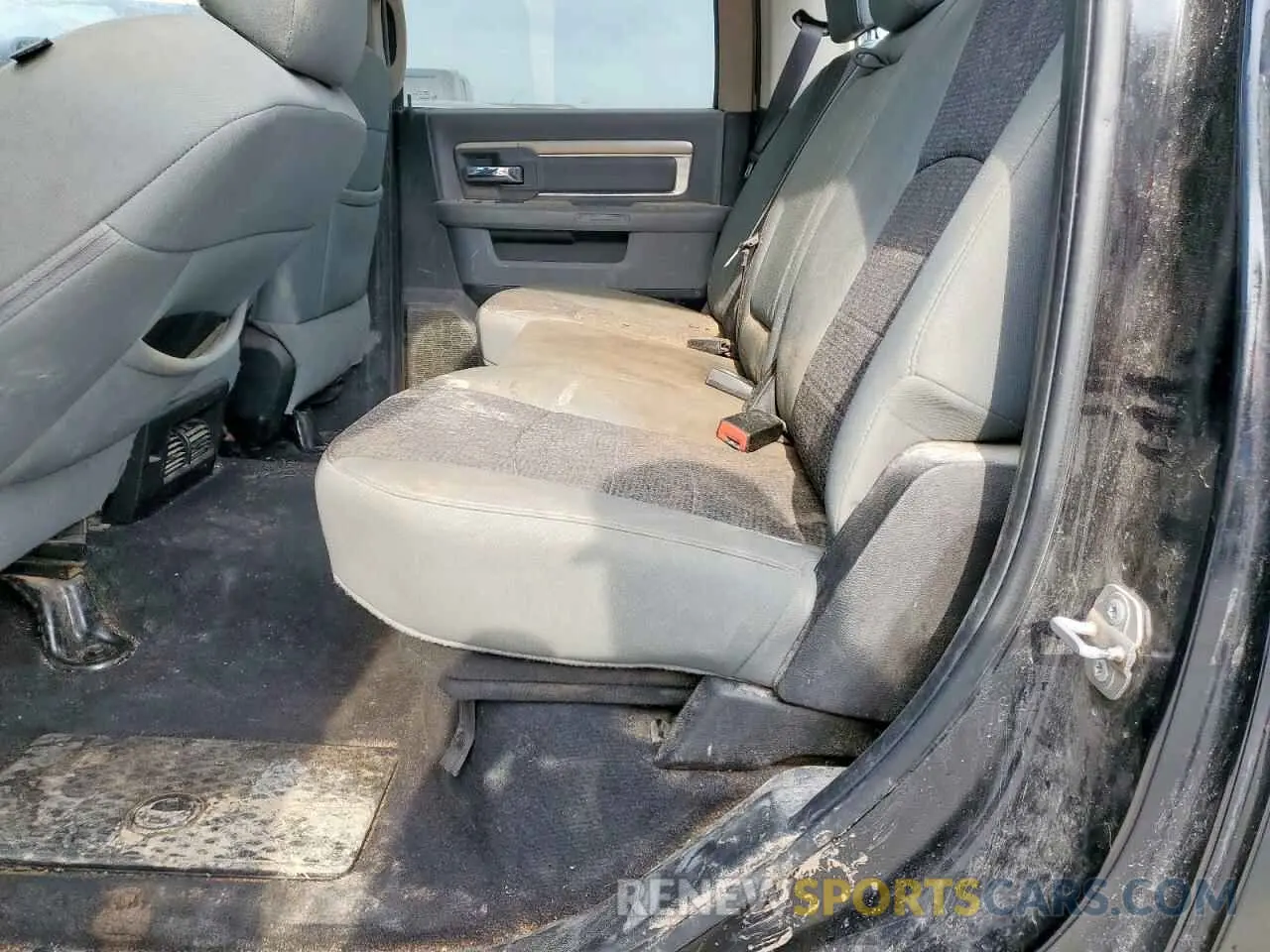 10 Photograph of a damaged car 1C6RR7TT4KS712943 RAM 1500 2019