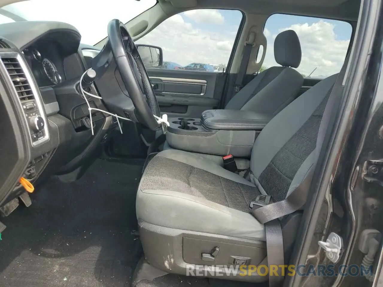 7 Photograph of a damaged car 1C6RR7TT5KS566388 RAM 1500 2019