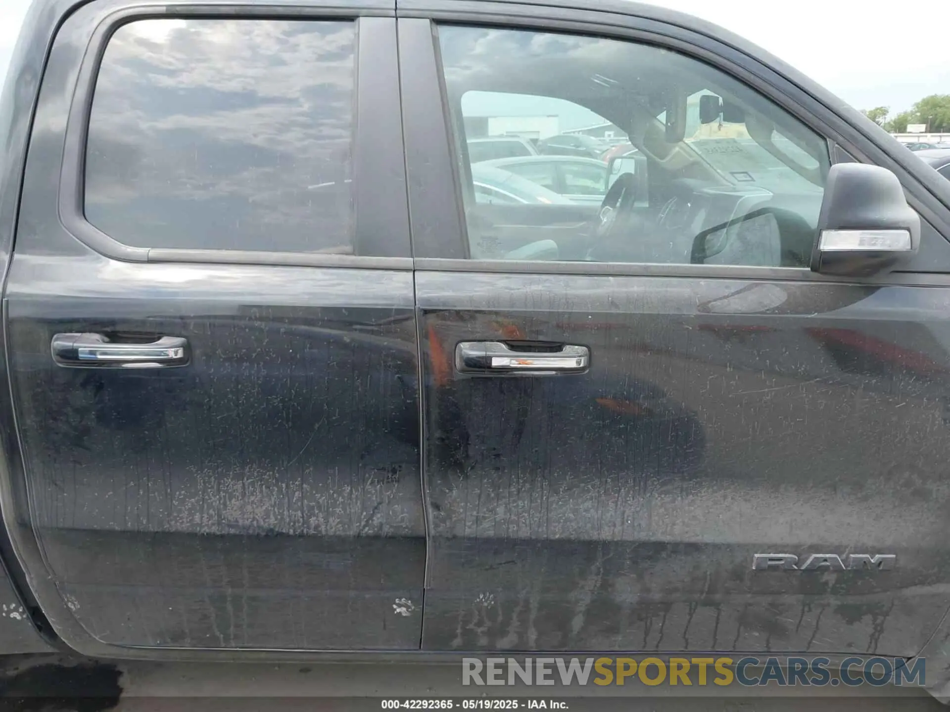 12 Photograph of a damaged car 1C6RREBG8KN728943 RAM 1500 2019