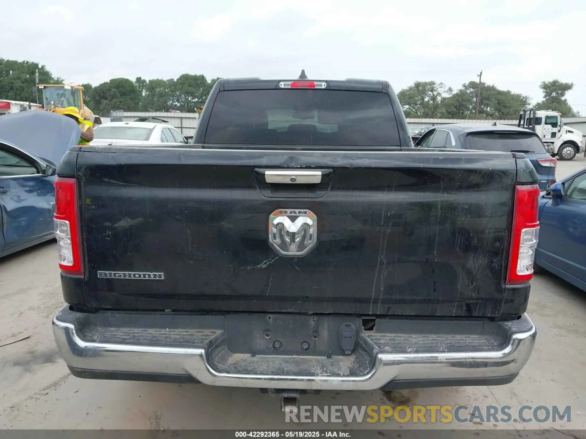 15 Photograph of a damaged car 1C6RREBG8KN728943 RAM 1500 2019