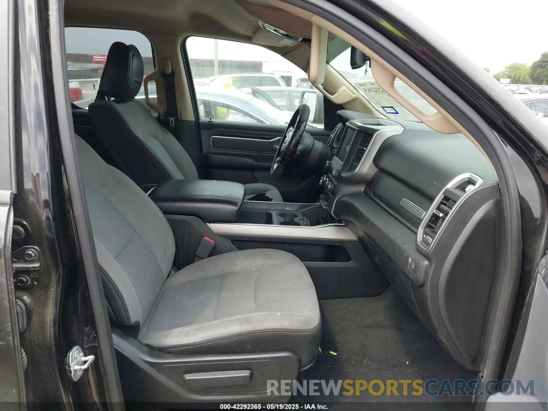 5 Photograph of a damaged car 1C6RREBG8KN728943 RAM 1500 2019