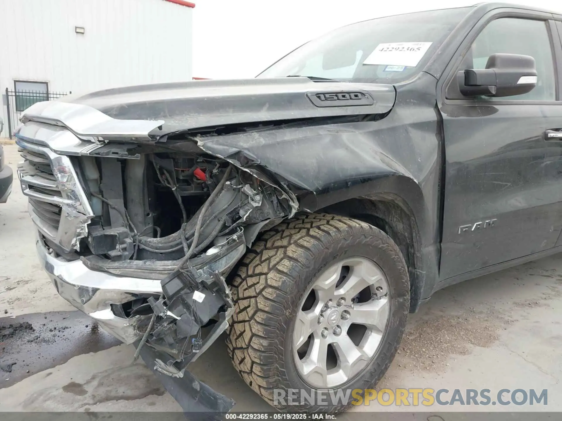 6 Photograph of a damaged car 1C6RREBG8KN728943 RAM 1500 2019