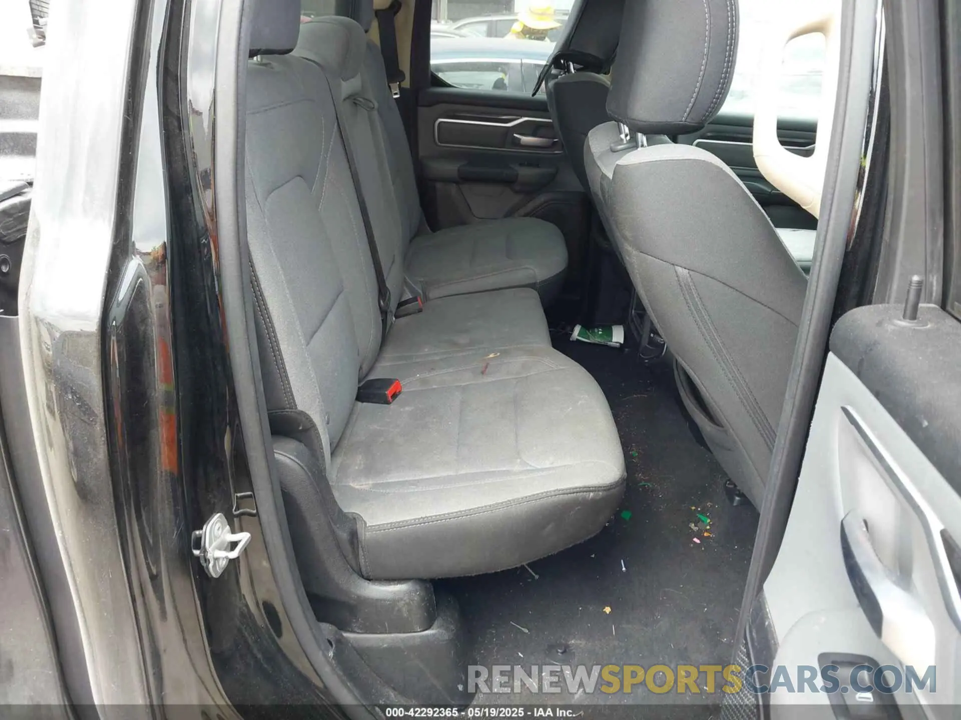 8 Photograph of a damaged car 1C6RREBG8KN728943 RAM 1500 2019
