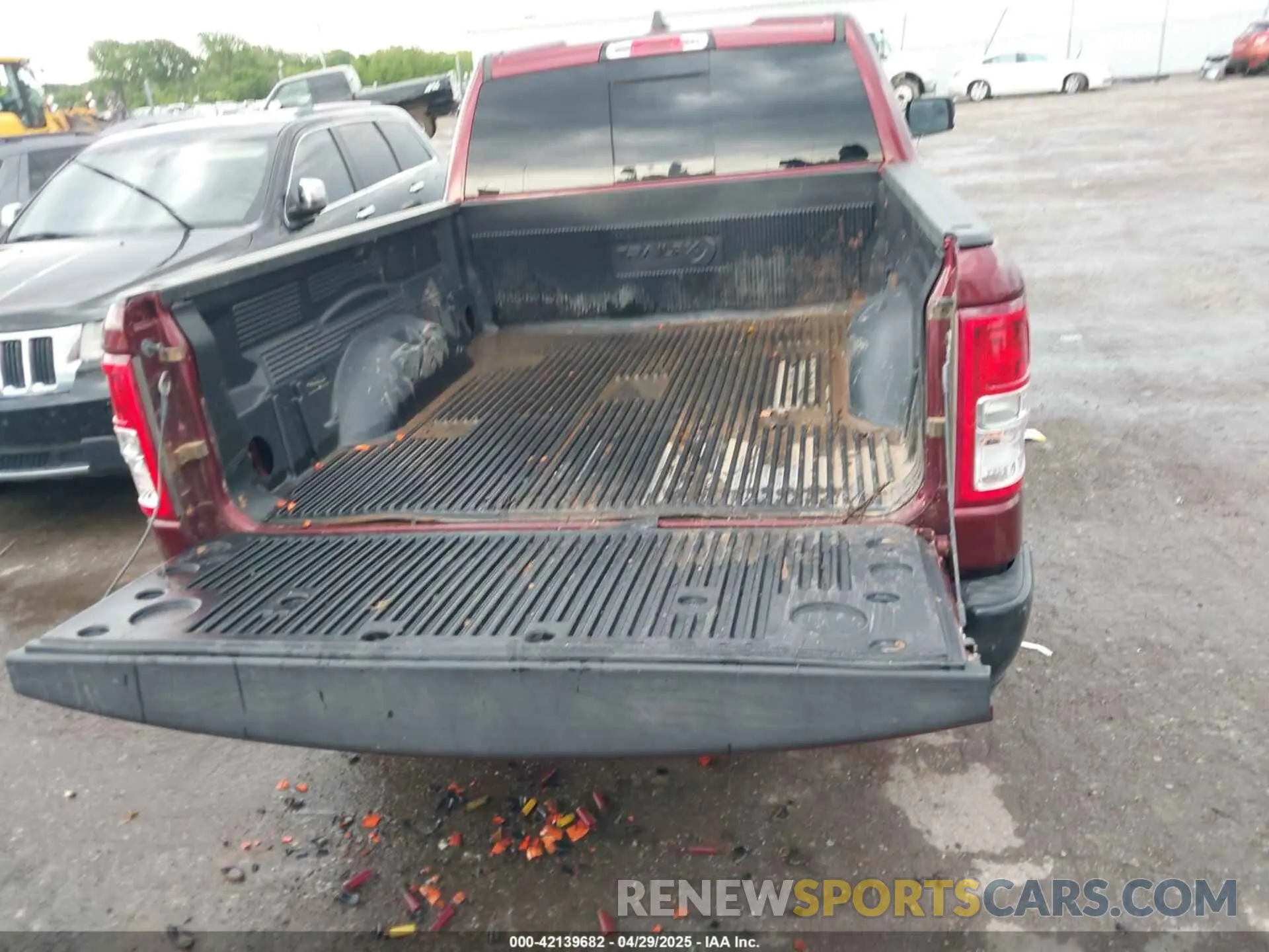 16 Photograph of a damaged car 1C6RREBT3KN884384 RAM 1500 2019
