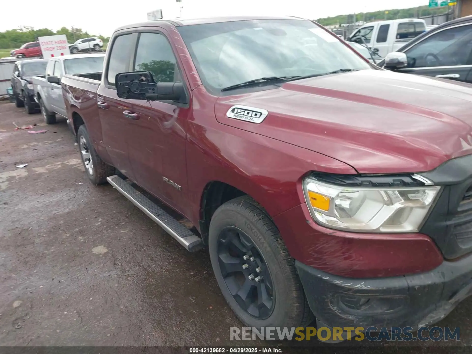 18 Photograph of a damaged car 1C6RREBT3KN884384 RAM 1500 2019