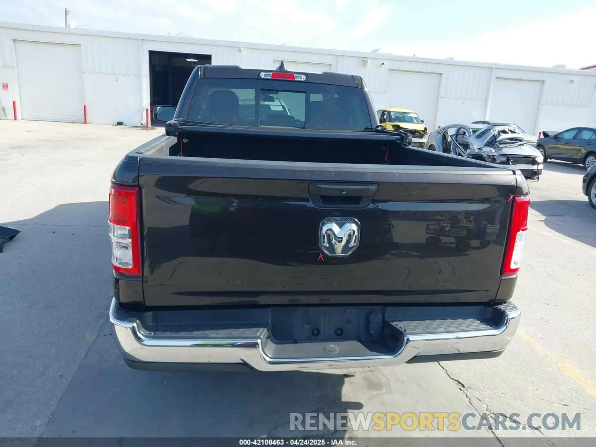 17 Photograph of a damaged car 1C6RRECT2KN614786 RAM 1500 2019