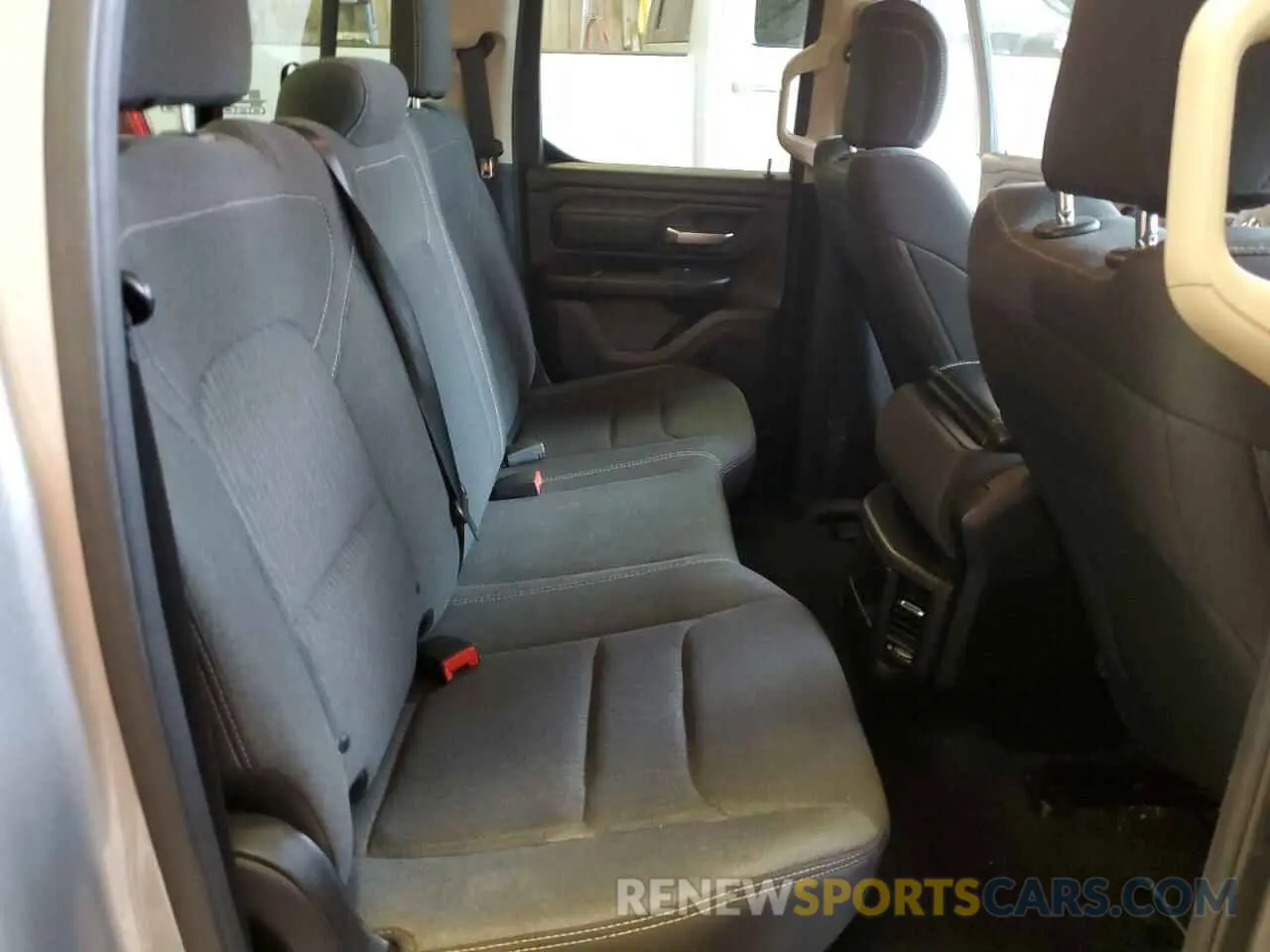 10 Photograph of a damaged car 1C6RRECT7KN745812 RAM 1500 2019