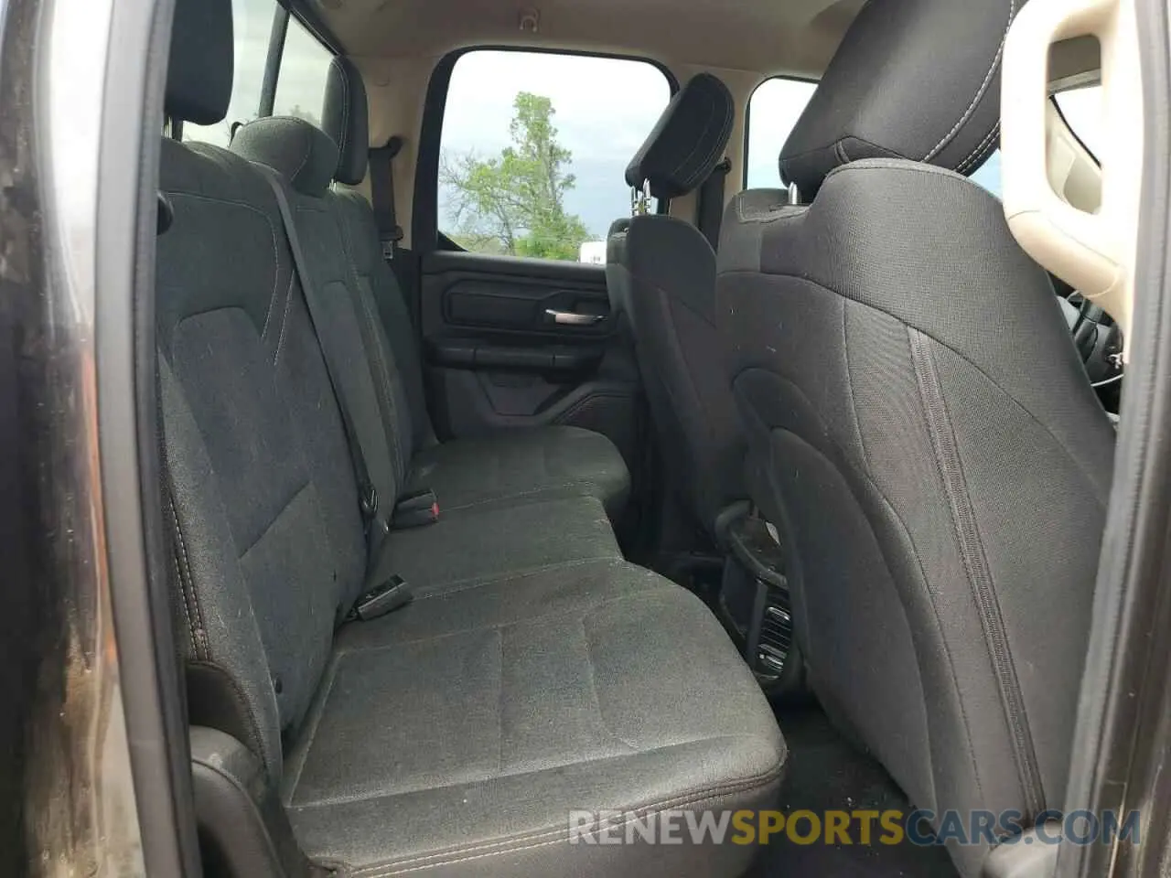 10 Photograph of a damaged car 1C6RRECTXKN667039 RAM 1500 2019