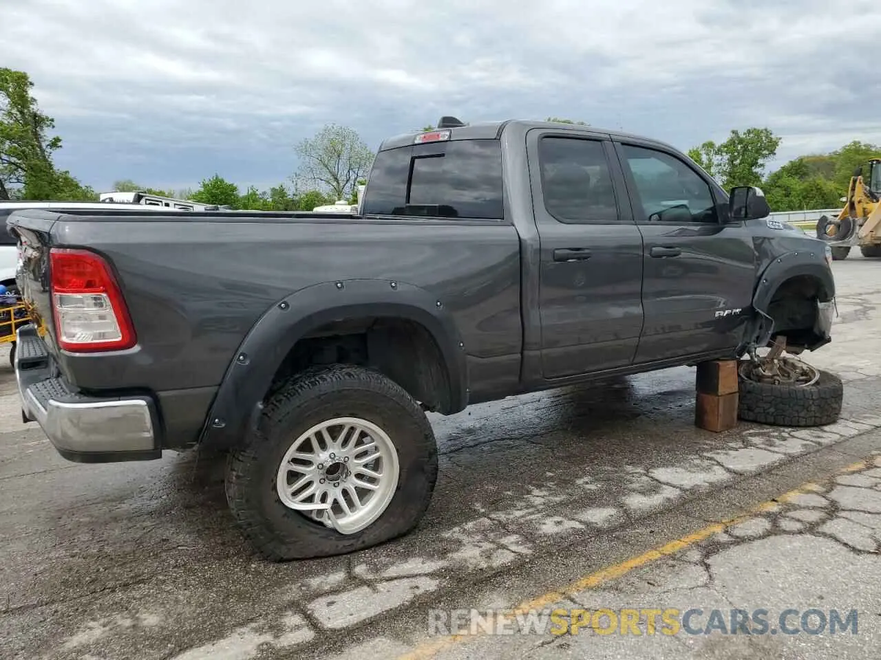 3 Photograph of a damaged car 1C6RRECTXKN667039 RAM 1500 2019