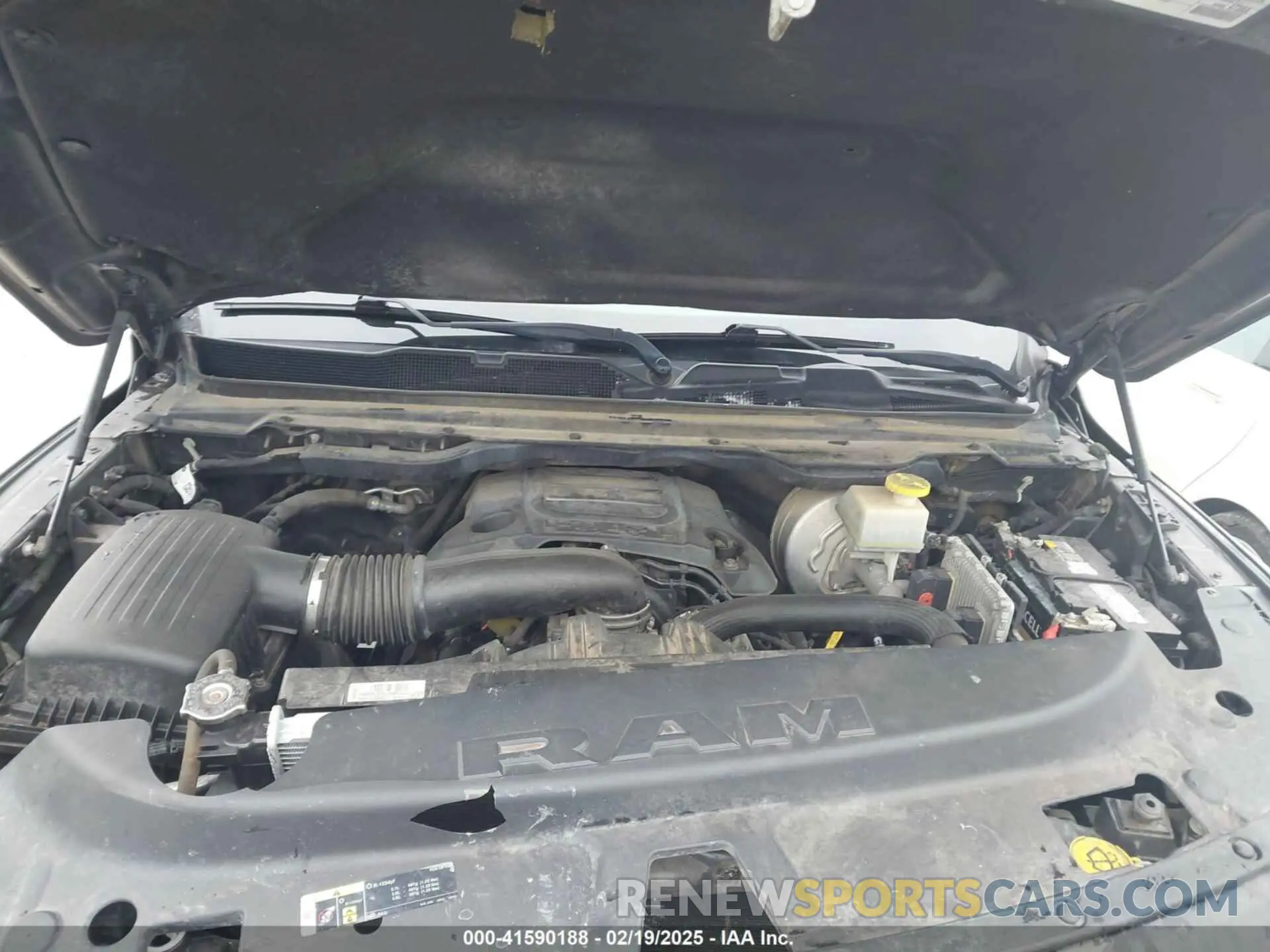10 Photograph of a damaged car 1C6RREDT4KN522707 RAM 1500 2019