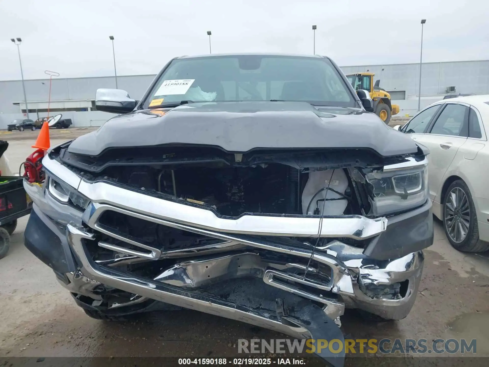 12 Photograph of a damaged car 1C6RREDT4KN522707 RAM 1500 2019