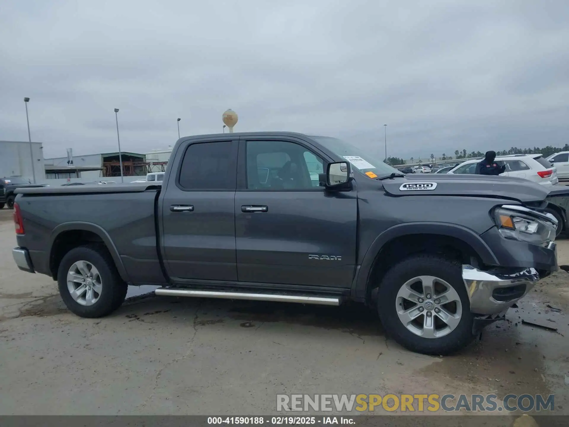 13 Photograph of a damaged car 1C6RREDT4KN522707 RAM 1500 2019