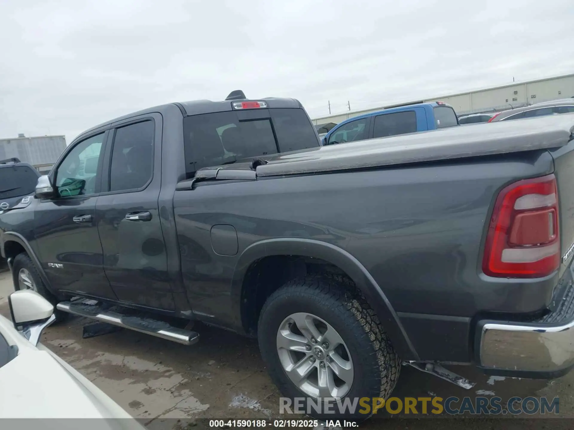 14 Photograph of a damaged car 1C6RREDT4KN522707 RAM 1500 2019