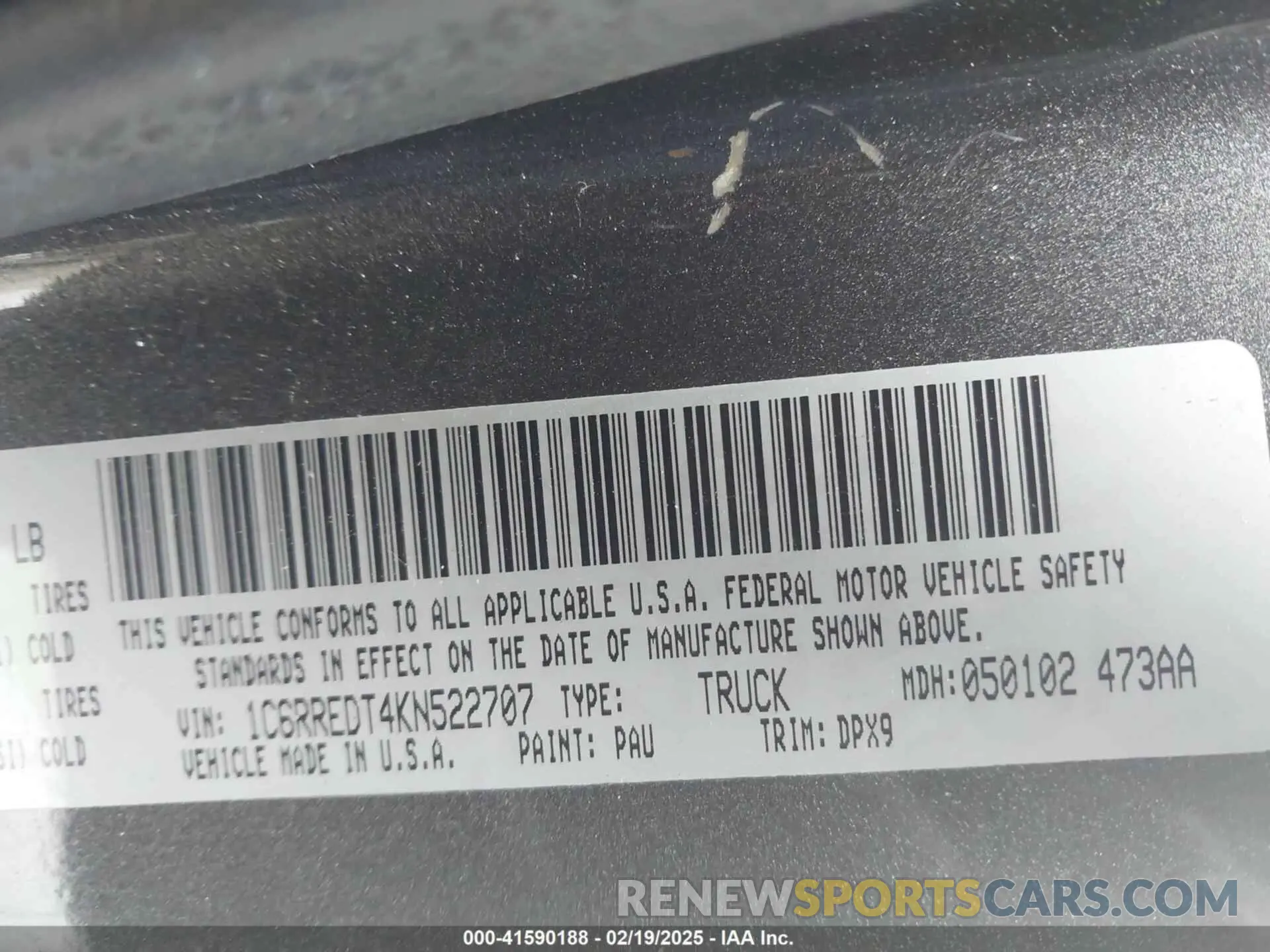 9 Photograph of a damaged car 1C6RREDT4KN522707 RAM 1500 2019