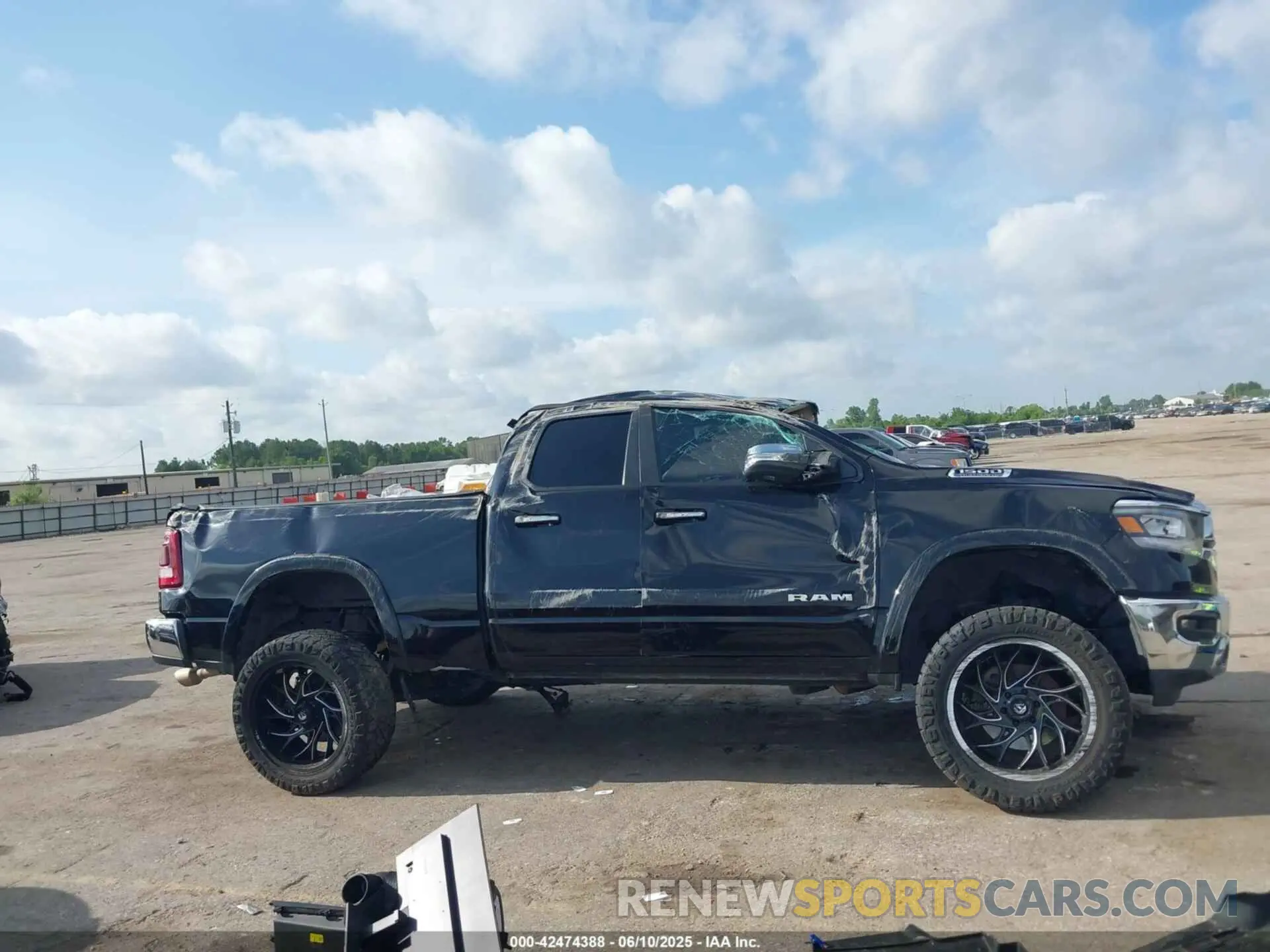 12 Photograph of a damaged car 1C6RREDT7KN860280 RAM 1500 2019