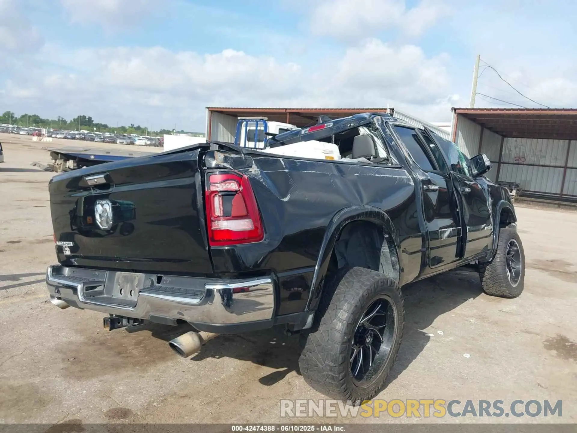 4 Photograph of a damaged car 1C6RREDT7KN860280 RAM 1500 2019