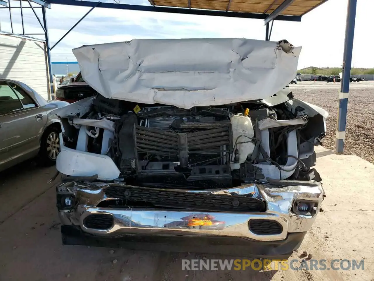 5 Photograph of a damaged car 1C6RREFT0KN684914 RAM 1500 2019
