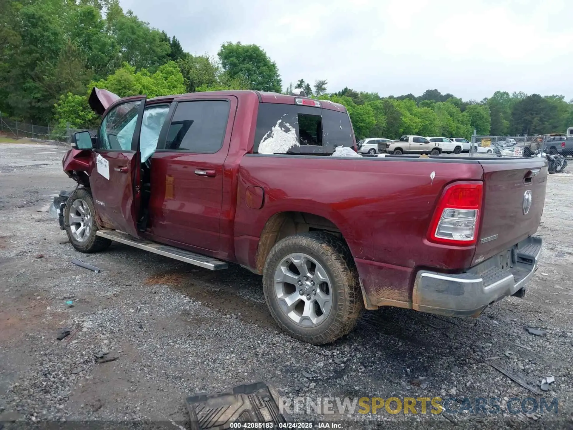 3 Photograph of a damaged car 1C6RREFT1KN769597 RAM 1500 2019
