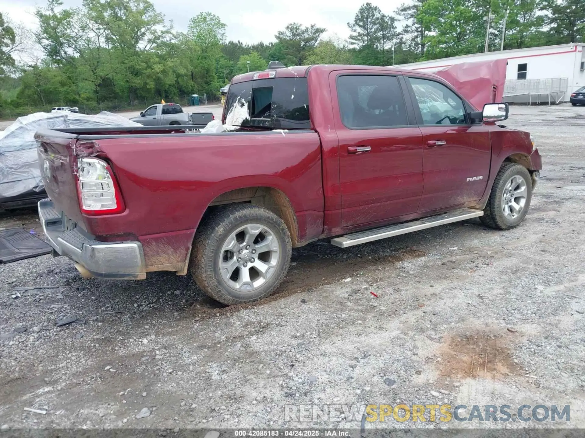 4 Photograph of a damaged car 1C6RREFT1KN769597 RAM 1500 2019