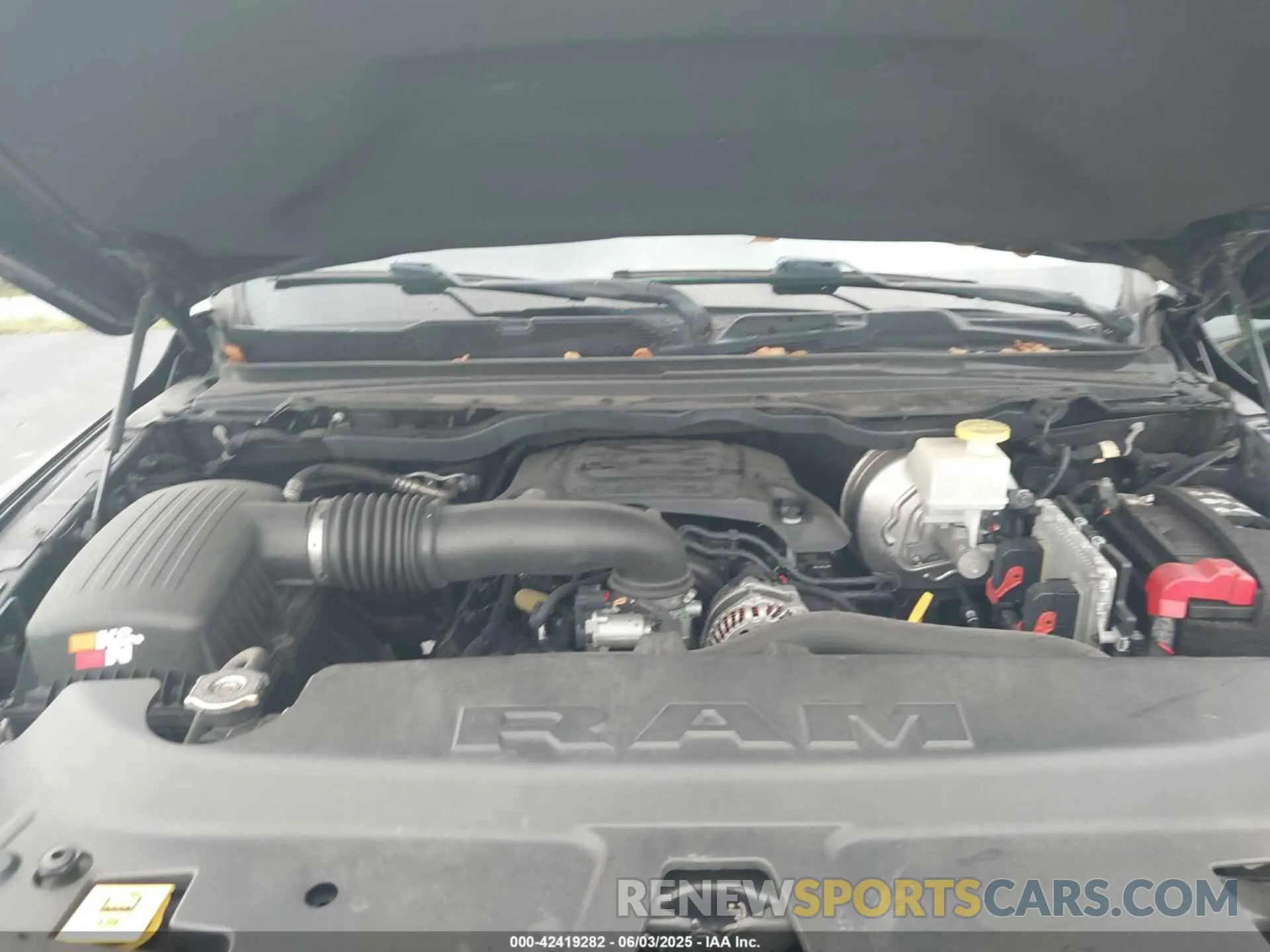 10 Photograph of a damaged car 1C6RREFT1KN888945 RAM 1500 2019