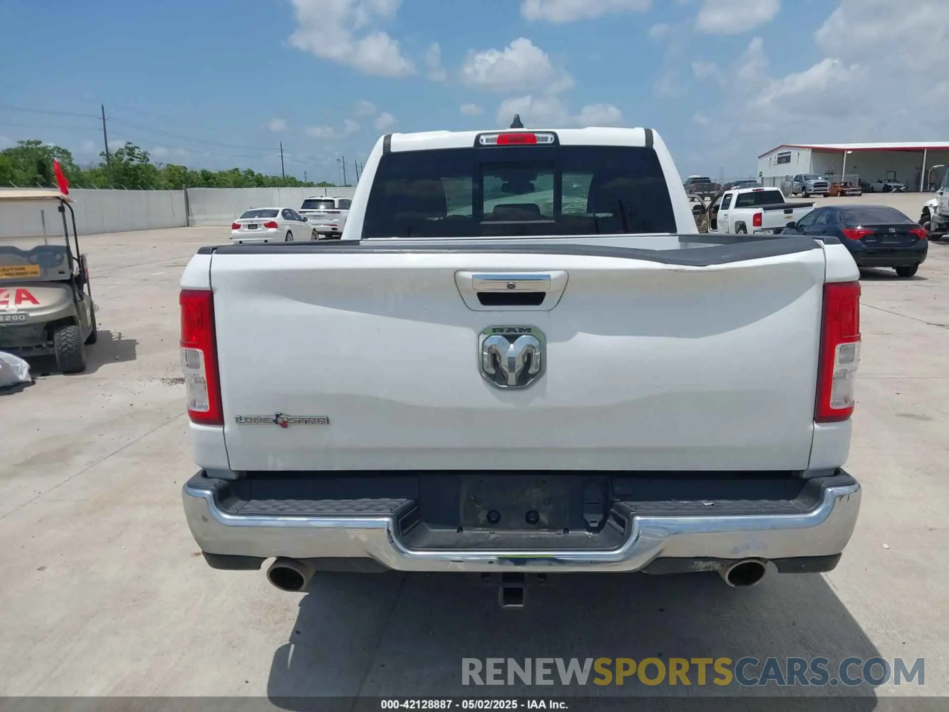 16 Photograph of a damaged car 1C6RREFT3KN581499 RAM 1500 2019