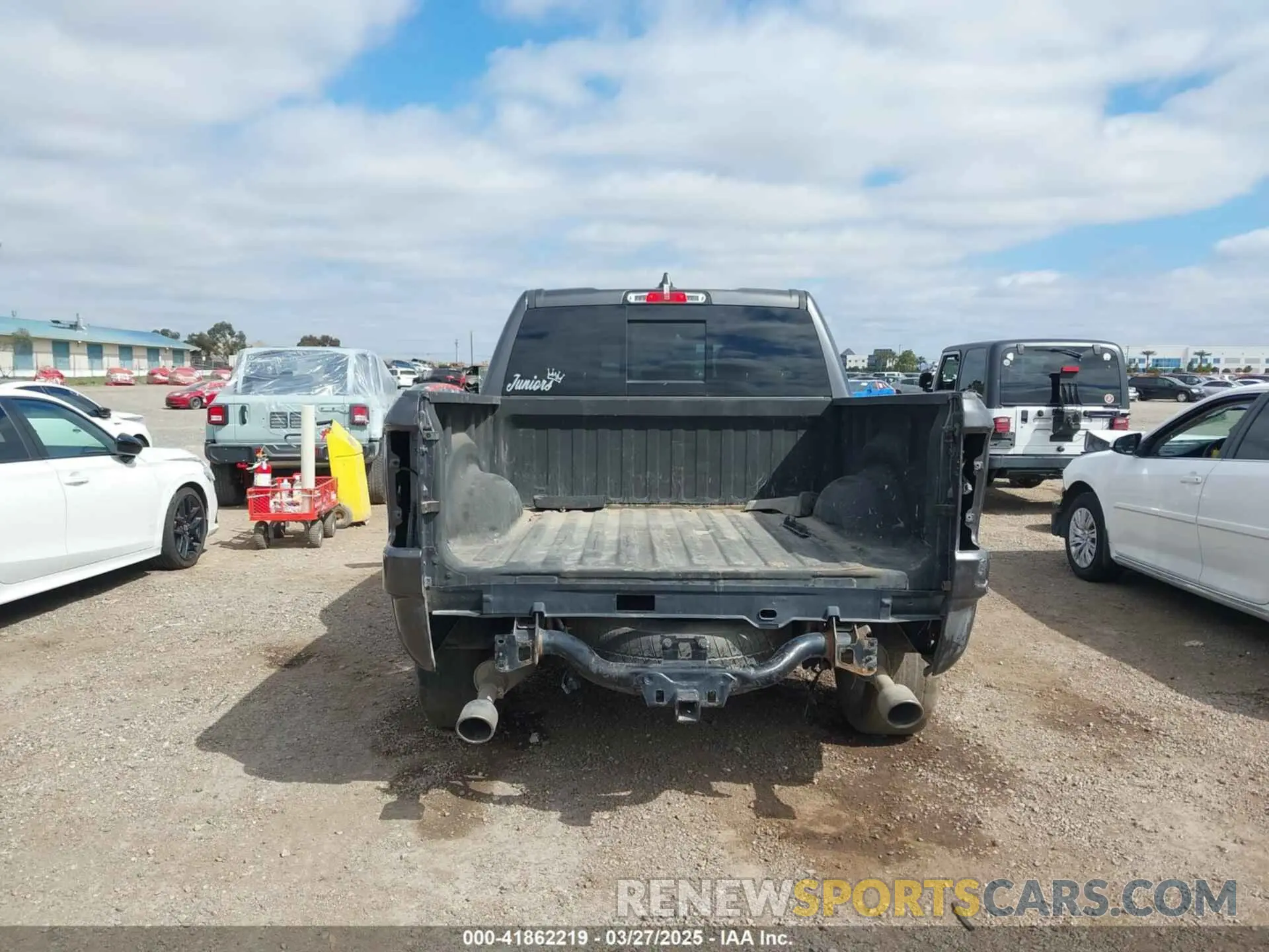 15 Photograph of a damaged car 1C6RREFT3KN601556 RAM 1500 2019